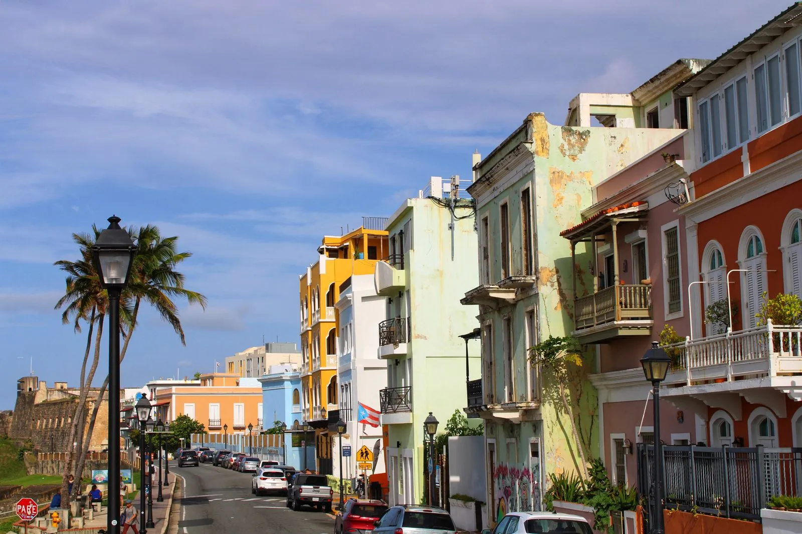 Casas coloniales de colores en el Viejo San Juan, Puerto Rico